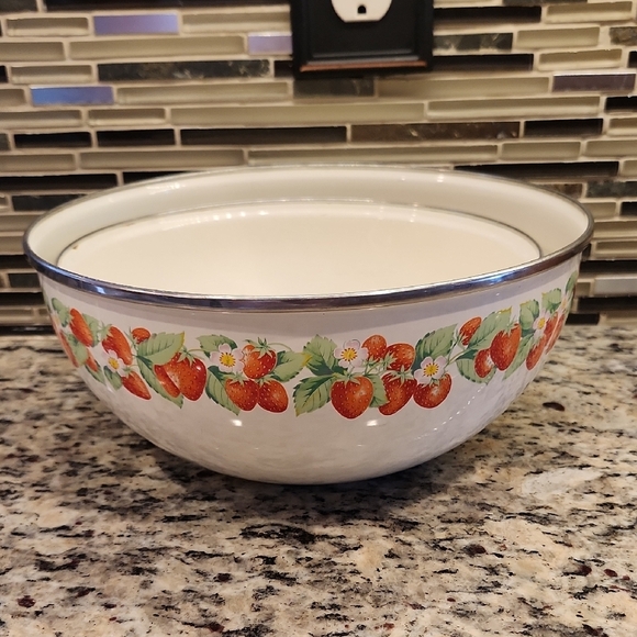 Kobe Kitchen 80's Vintage Strawberry Enamelware Mixing Bowls  set of 2 - Picture 8 of 8
